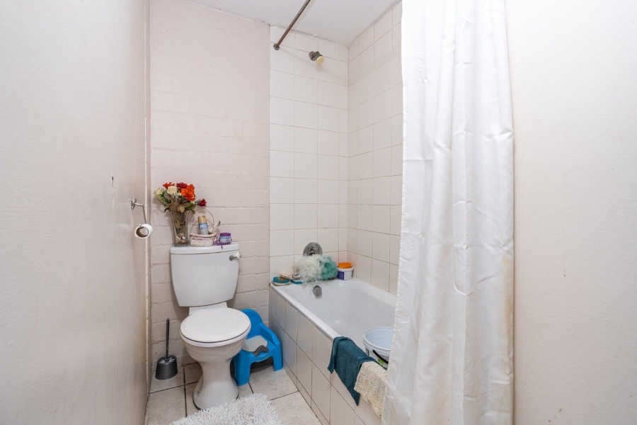 2 Bedroom Property for Sale in Wynberg Western Cape